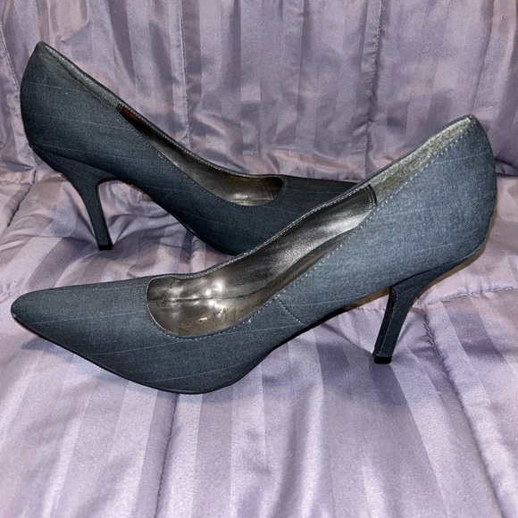 Rampage Pin Striped Stilettos - 9.5 - Picture 5 of 7